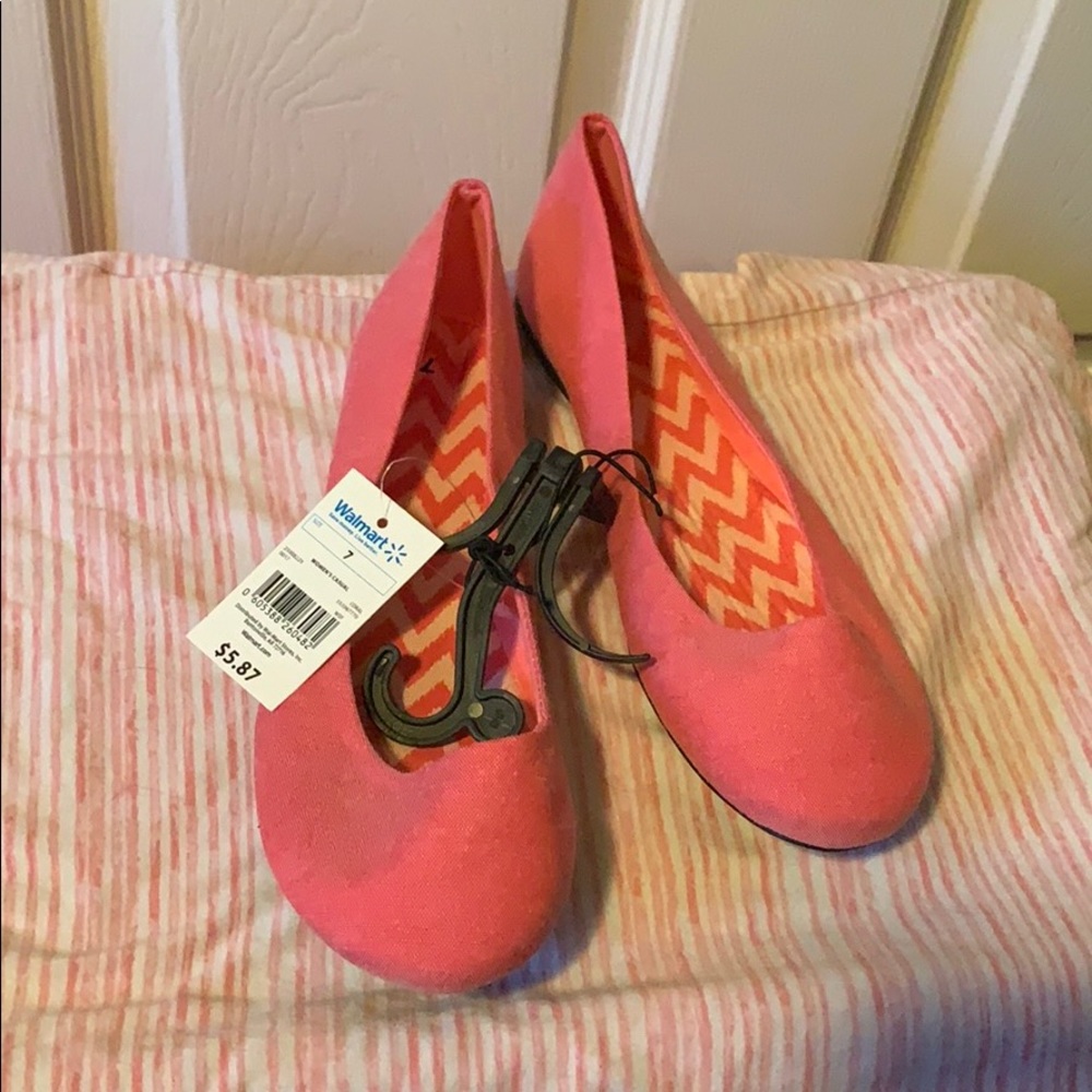 Coral pink ballet flats